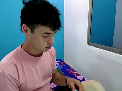 Snapshot of daniel22_cm chatting on January 15, 6:44 pm daniel22 cm online show from January 15, 6:44 pm