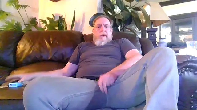 Snapshot of Moeblick chatting on February 28, 5:45 pm Moeblick online show from February 28, 5:45 pm