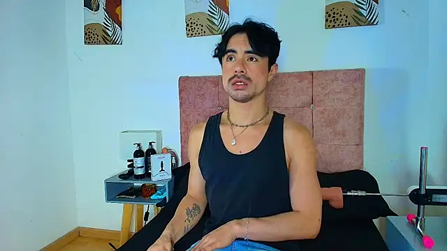 Snapshot of Ethan_Briggs_ chatting on February 5, 3:35 am Ethan Briggs online show from February 5, 3:35 am