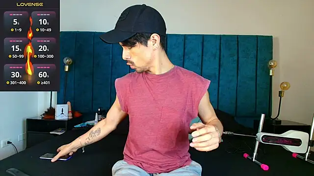 Ethan Briggs  online show from April 9, 3:30 am