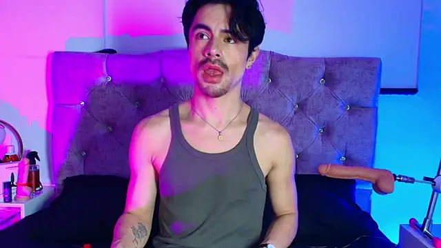 Ethan Briggs  online show from March 5, 3:36 am