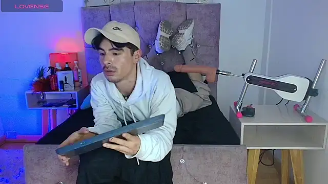 Ethan Briggs  online show from March 14, 11:22 pm