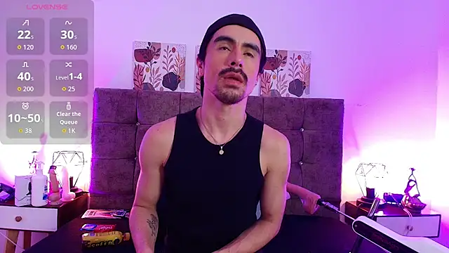 Snapshot of Ethan_Briggs_ chatting on June 24, 2:32 am Ethan Briggs online show from June 24, 2:32 am