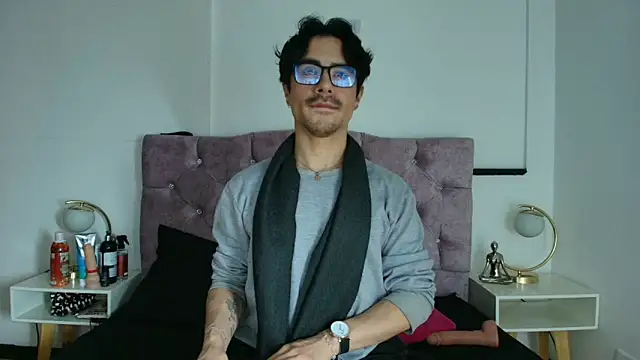 Snapshot of Ethan_Briggs_ chatting on March 3, 3:35 am Ethan Briggs online show from March 3, 3:35 am