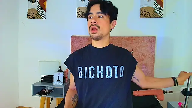 Snapshot of Ethan_Briggs_ chatting on February 12, 3:39 am Ethan Briggs online show from February 12, 3:39 am