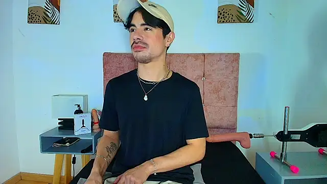 Snapshot of Ethan_Briggs_ chatting on February 6, 3:57 am Ethan Briggs online show from February 6, 3:57 am