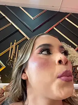 Lucy Carson  online show from February 9, 9:46 pm