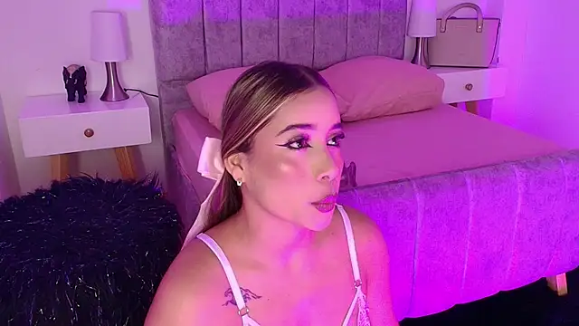 Lucy Carson  online show from February 11, 4:12 am