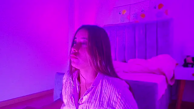 Lucy Carson  online show from March 23, 3:39 am