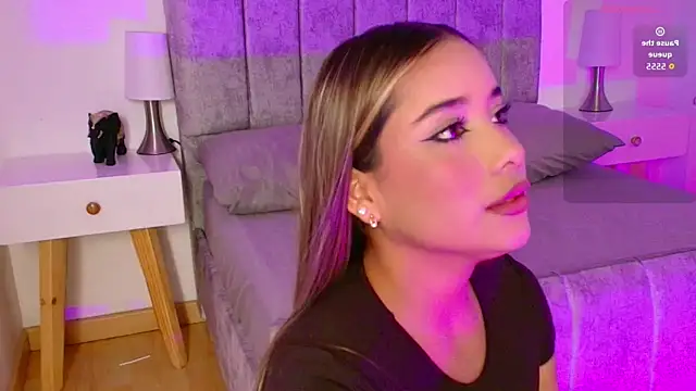 Lucy Carson  online show from March 18, 3:42 am