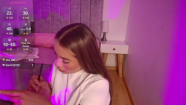 Lucy Carson  online show from March 15, 3:46 am