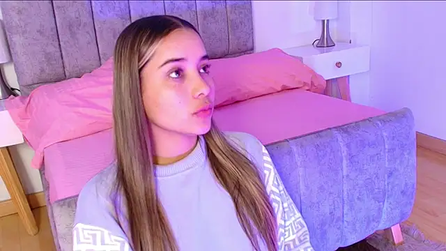 Lucy Carson  online show from March 19, 3:39 am