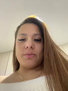 Pretty  Milf online show from April 2, 10:49 pm