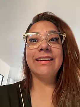 Pretty  Milf online show from May 30, 12:33 pm