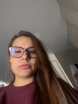 Pretty  Milf online show from May 27, 5:53 pm