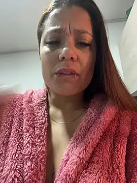 Pretty  Milf online show from March 6, 9:26 am