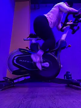 Pretty  Milf online show from March 3, 3:08 pm