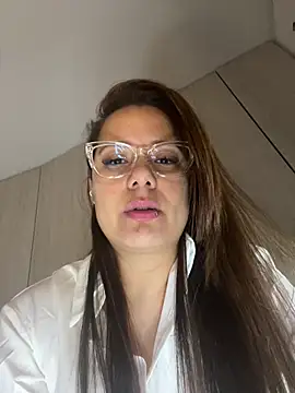 Snapshot of Pretty__Milf chatting on July 13, 10:36 am Pretty Milf online show from July 13, 10:36 am