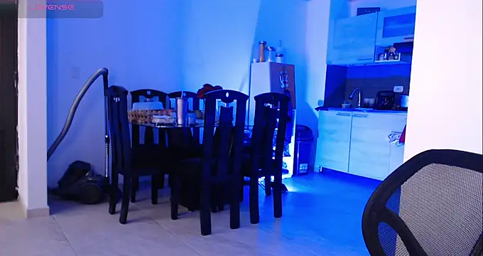 Snapshot of Pretty__Milf chatting on February 19, 1:19 pm Pretty Milf online show from February 19, 1:19 pm