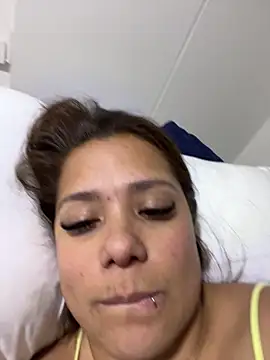 Pretty  Milf online show from April 5, 11:33 pm