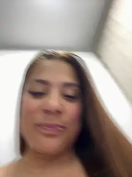 Pretty  Milf online show from April 22, 1:23 am