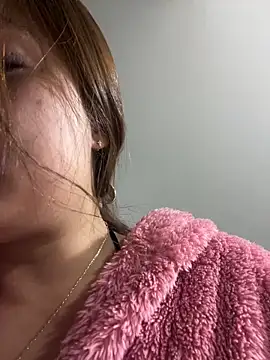 Pretty  Milf online show from March 22, 9:11 am