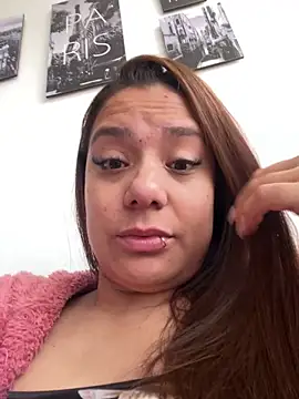 Pretty  Milf online show from April 1, 1:34 pm