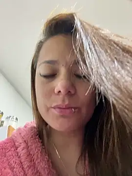 Pretty  Milf online show from March 18, 9:12 am