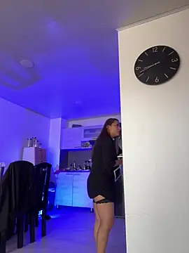 Pretty  Milf online show from April 8, 1:34 pm