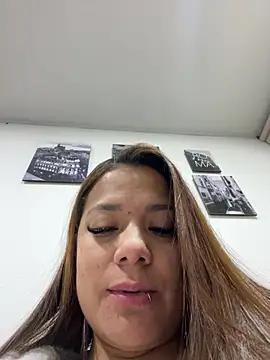 Pretty  Milf online show from March 15, 10:00 am