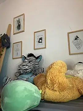 miafoxmia online show from March 16, 8:00 pm