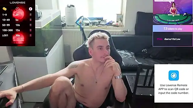 Rayzel White online show from May 21, 1:52 pm