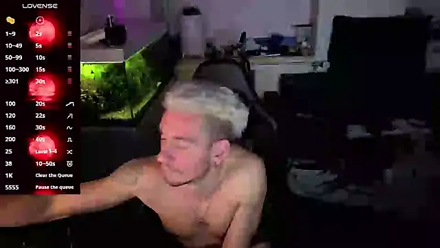Rayzel White online show from May 3, 11:41 pm