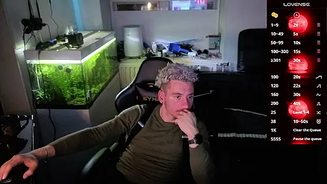 Rayzel White online show from February 11, 9:58 pm