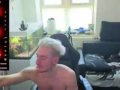 Rayzel White online show from April 30, 12:12 pm
