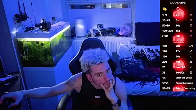 Rayzel White online show from March 1, 9:59 pm