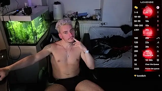 Rayzel White online show from March 13, 9:42 pm