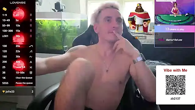 Rayzel White online show from May 19, 4:14 pm