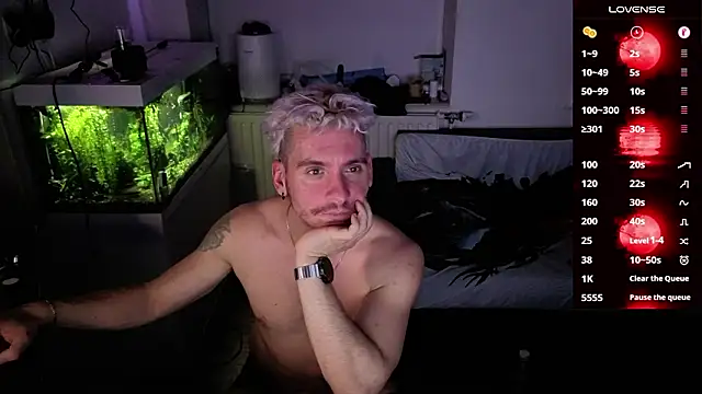 Rayzel White online show from March 15, 11:01 pm