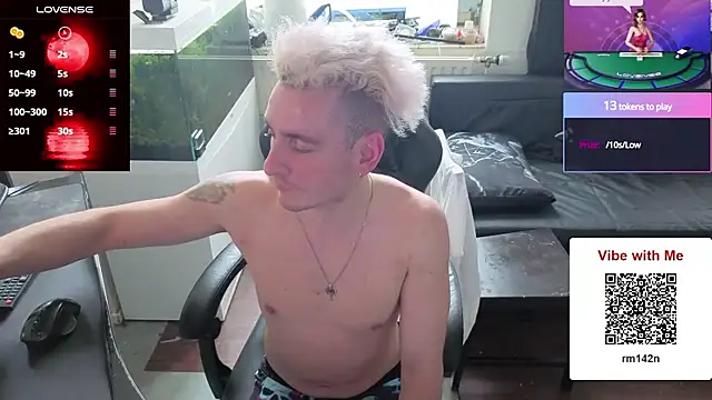 Rayzel White online show from May 20, 1:41 pm