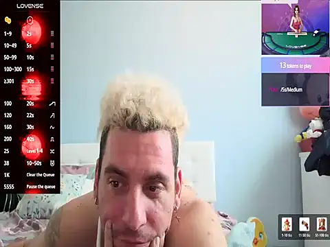 Snapshot of Rayzel_White chatting on July 16, 10:01 am Rayzel White online show from July 16, 10:01 am