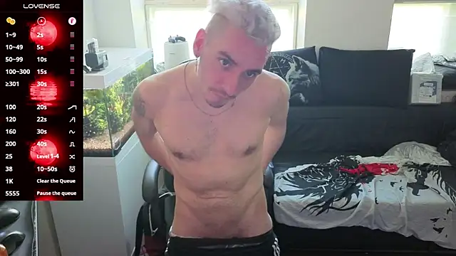 Rayzel White online show from April 26, 2:25 pm