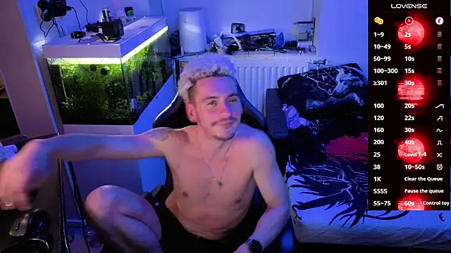 Rayzel White online show from February 25, 10:20 pm