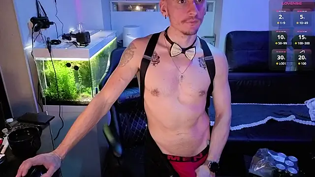 Rayzel White online show from February 2, 12:20 am