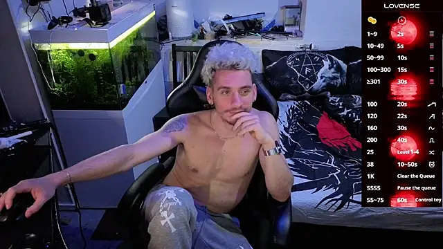 Rayzel White online show from February 23, 1:40 am