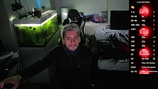 Rayzel White online show from March 3, 7:43 pm