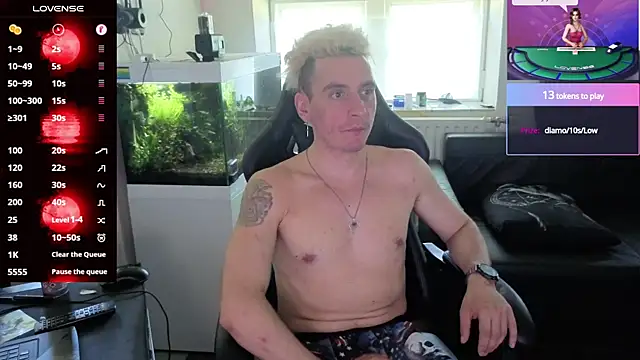 Rayzel White online show from May 26, 1:53 pm