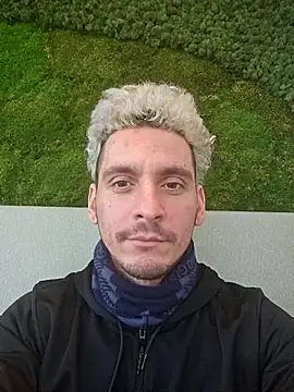 Rayzel White online show from February 28, 1:44 pm