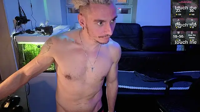 Rayzel White online show from February 3, 11:21 pm