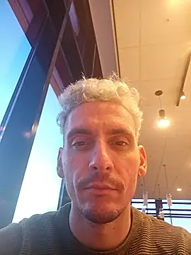 Rayzel White online show from January 17, 3:59 pm